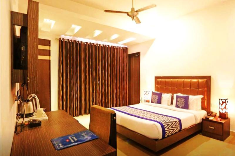AC Deluxe Room